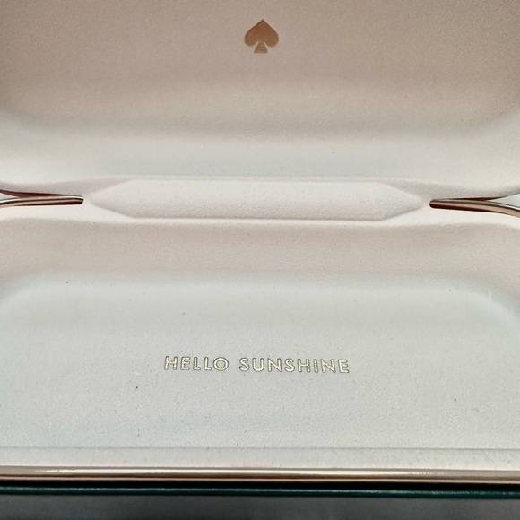 KATE SPADE Womens Sunglasess Case with Cleaning Cloth. (case & cloth only) - Picture 3 of 6